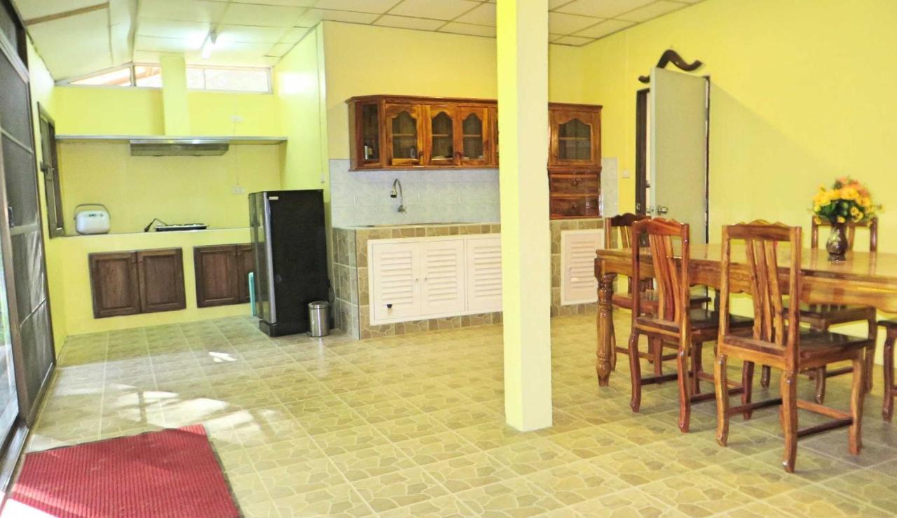 Hotel Isaan Perazim Park Roi Et Exteriér fotografie