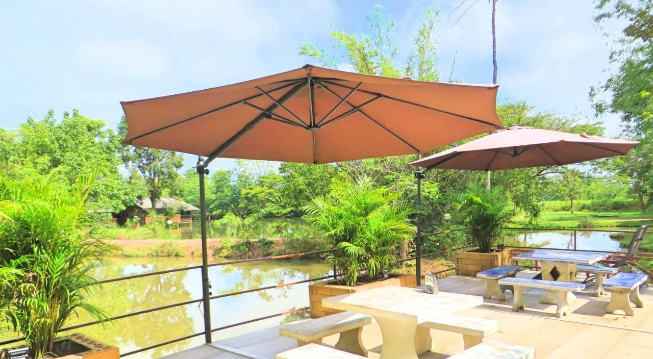 Hotel Isaan Perazim Park Roi Et Exteriér fotografie