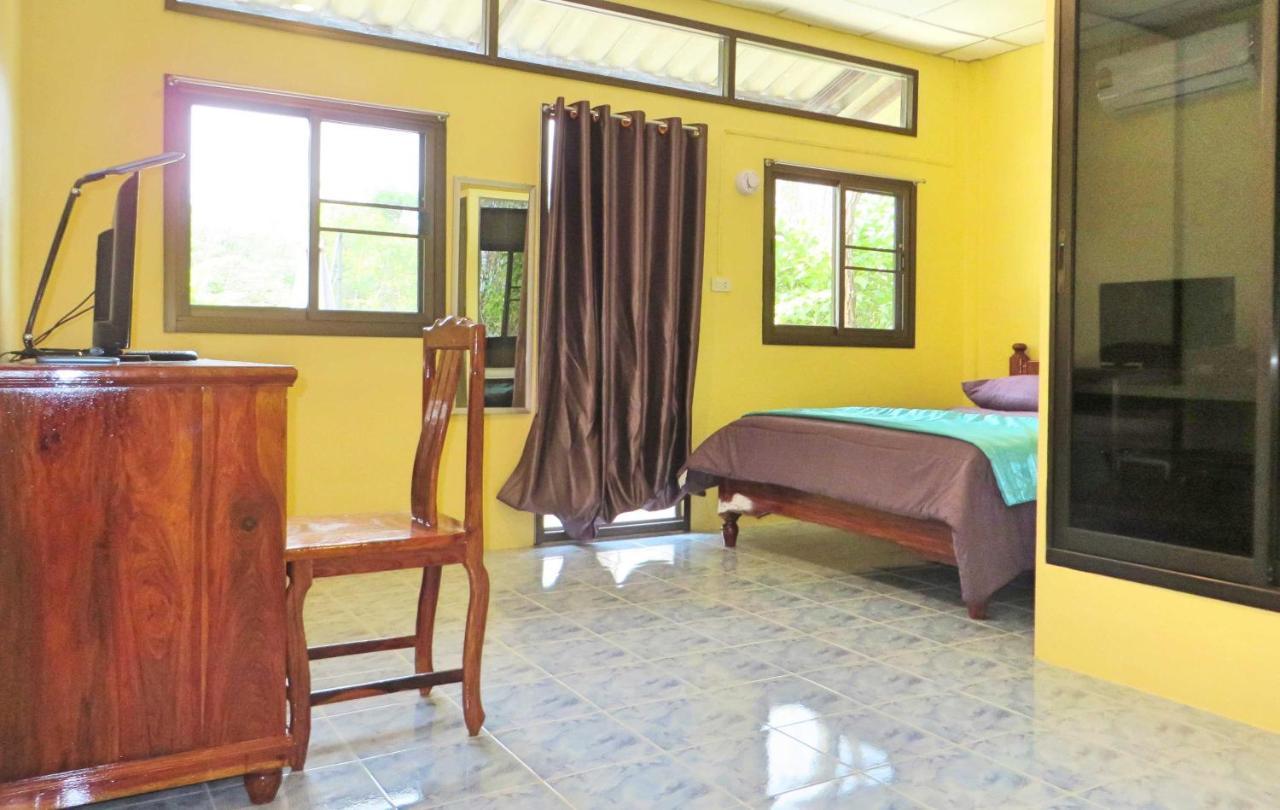 Hotel Isaan Perazim Park Roi Et Exteriér fotografie