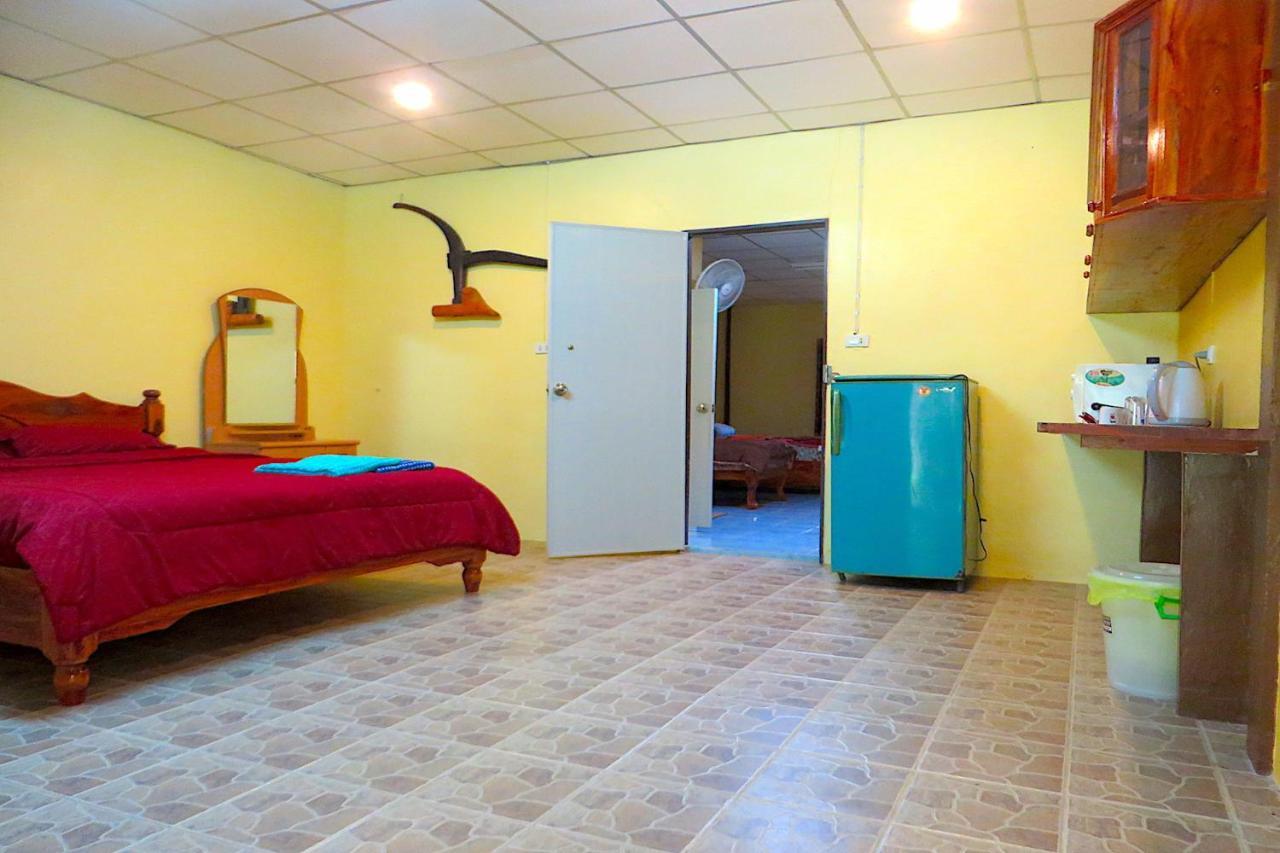 Hotel Isaan Perazim Park Roi Et Exteriér fotografie
