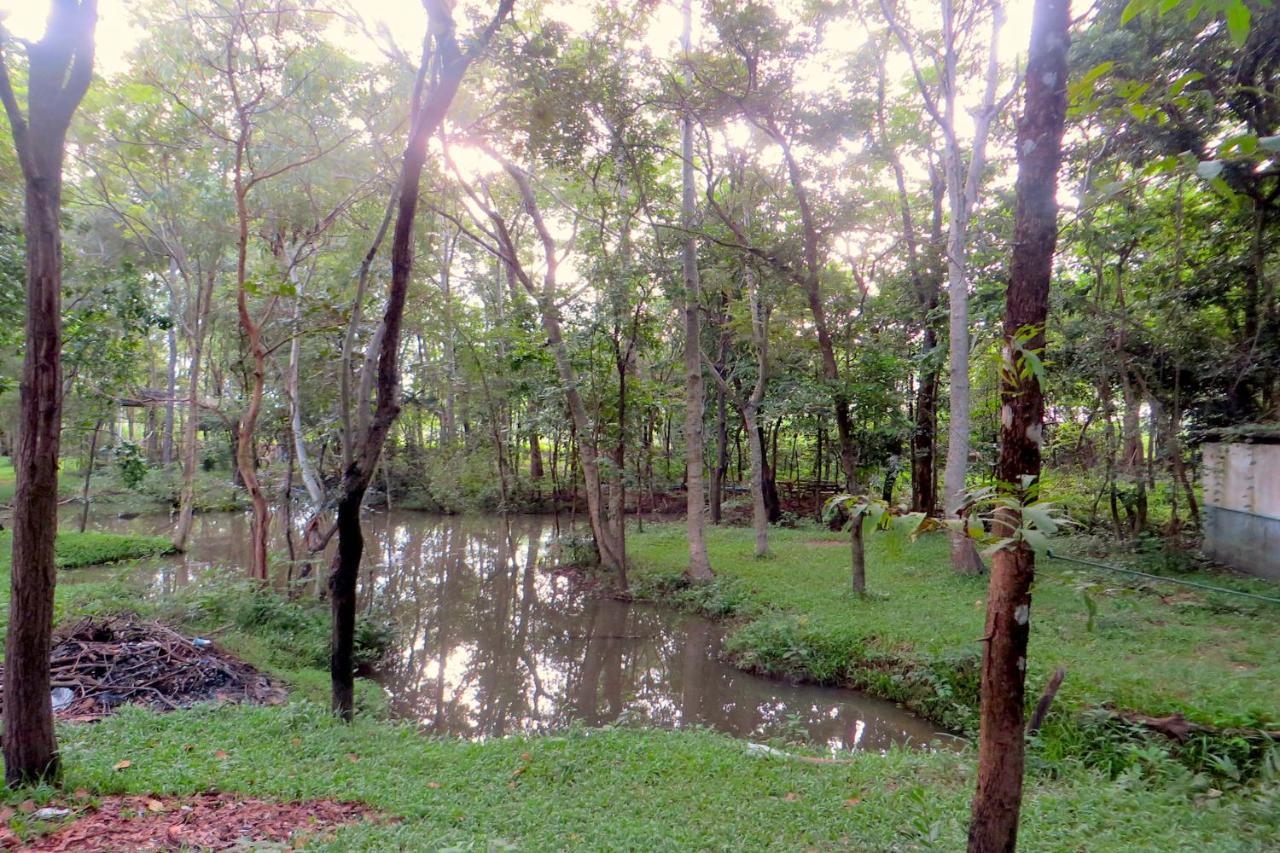 Hotel Isaan Perazim Park Roi Et Exteriér fotografie