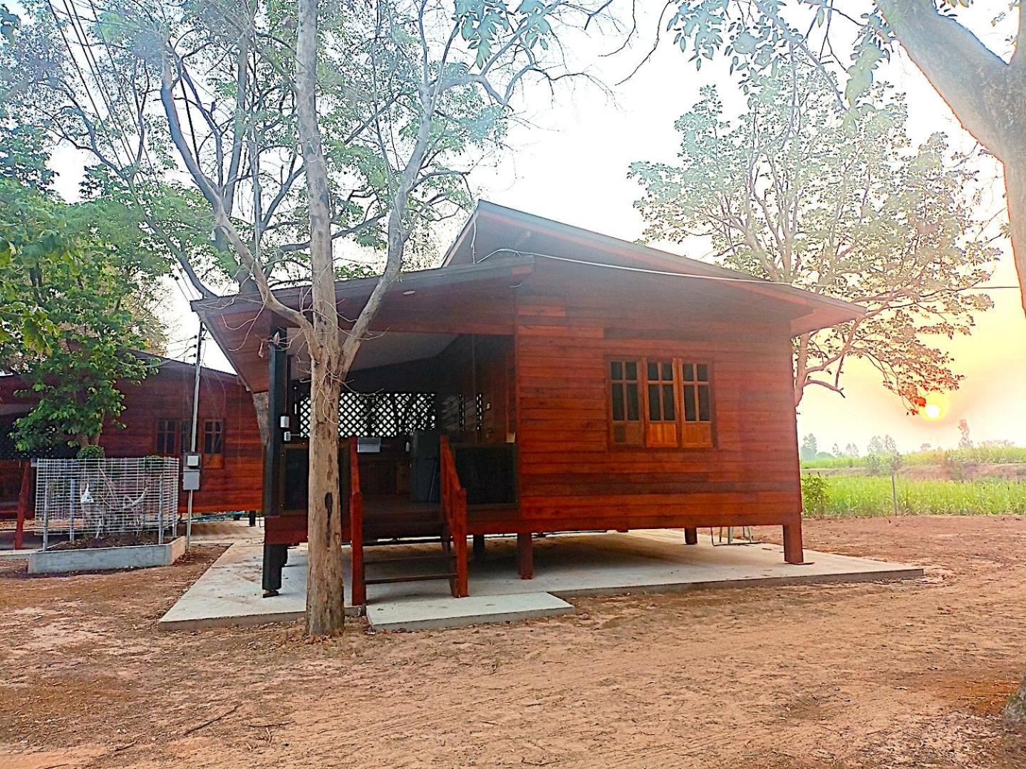 Hotel Isaan Perazim Park Roi Et Exteriér fotografie